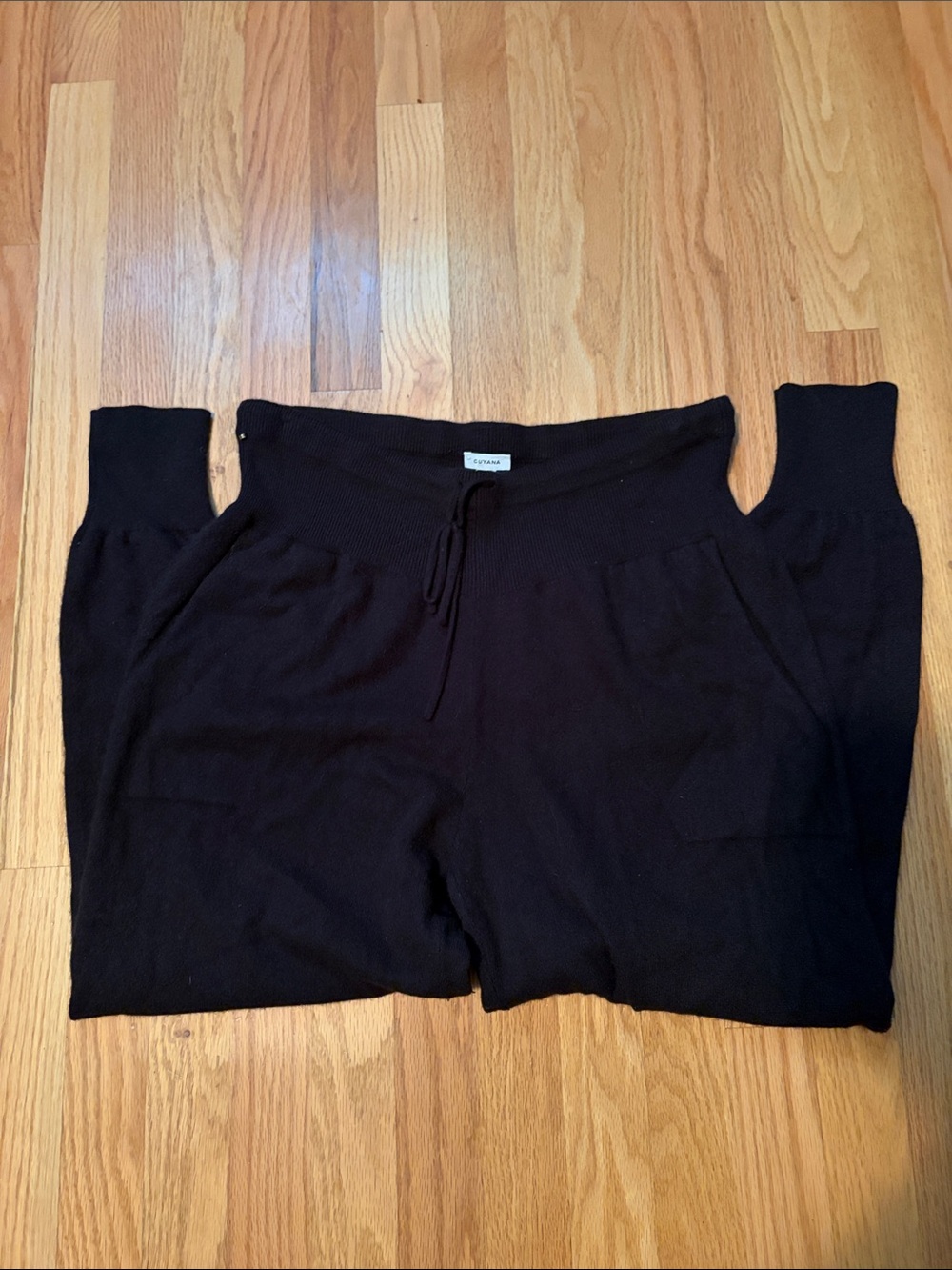 Cuyana cashmere black joggers size large